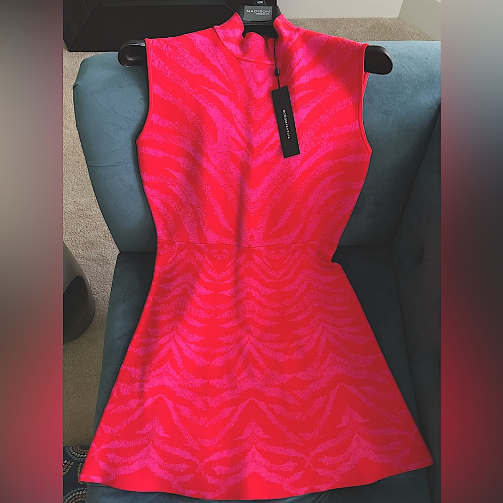 BCBGMaxAria Beautiful Red Combo shift dress
